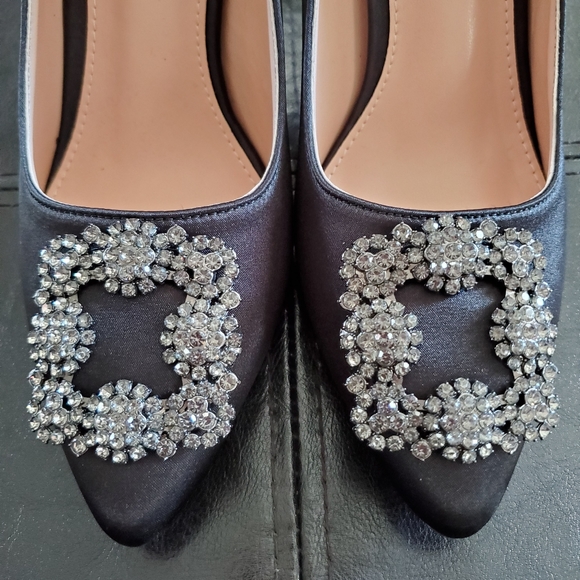 NWOB Jeweled Rhinestones Black High Heels - Picture 6 of 14